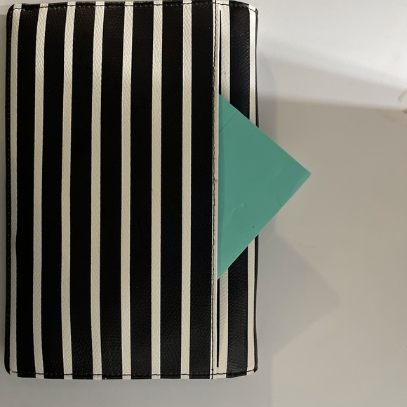 Halogen Crossbody Bag - Picture 4 of 4